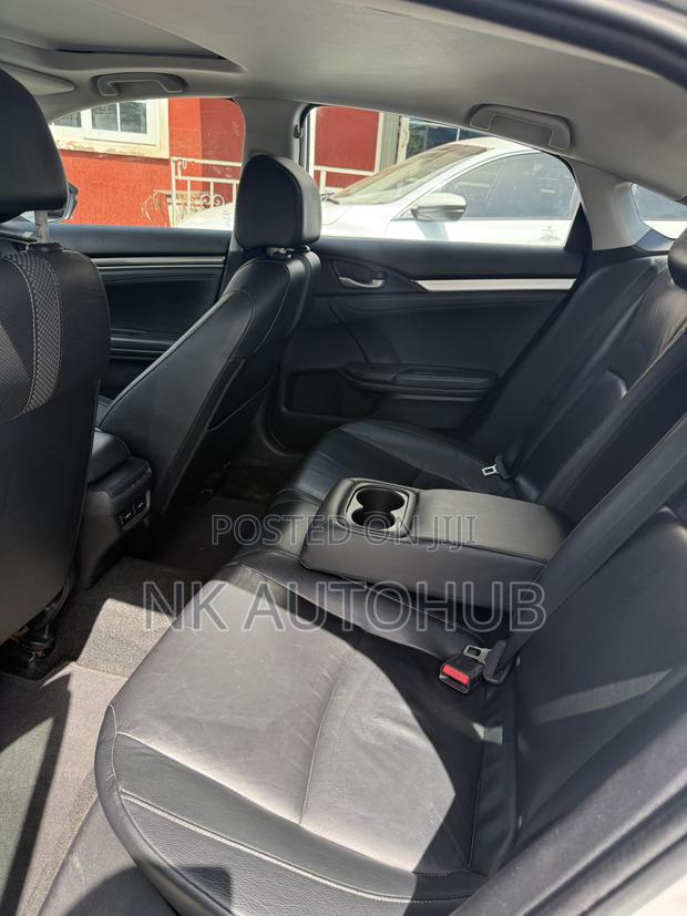 Honda Civic Touring Sedan 2019 White