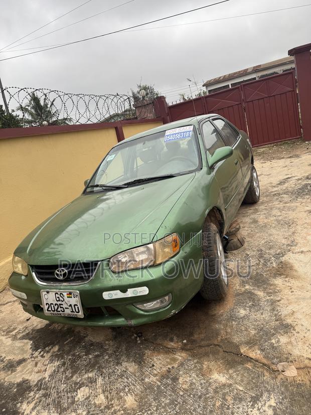 Toyota Corolla 2000 Green