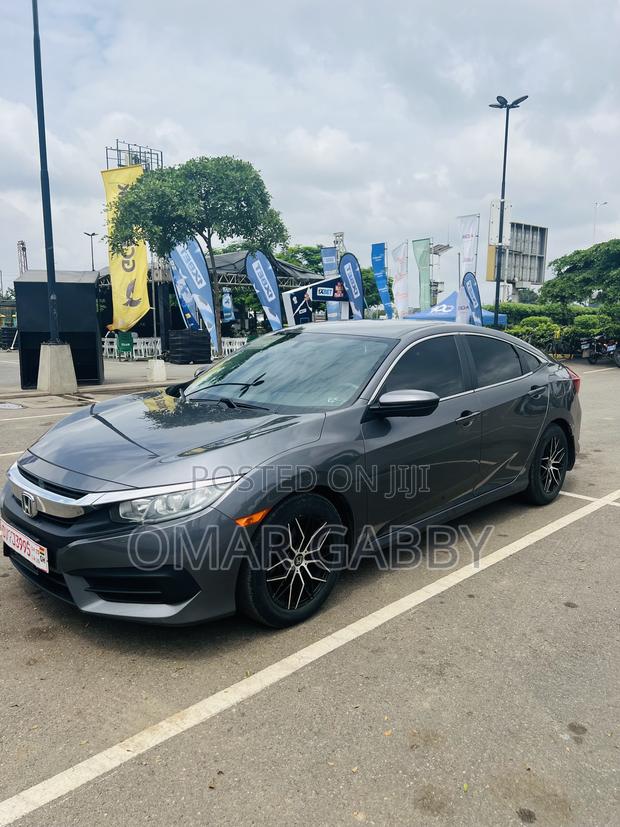 Honda Civic LX 4dr Sedan (2.0L 4cyl) 2017 Gray