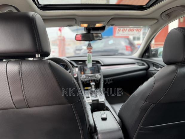 Honda Civic Touring 4dr Sedan (1.5L 4cyl) 2017 Black