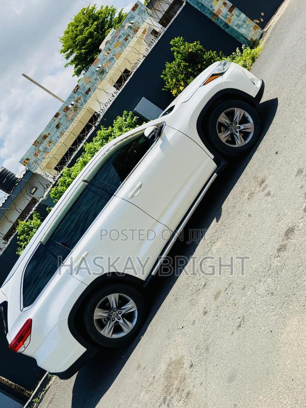 Toyota Highlander XLE 2019 White