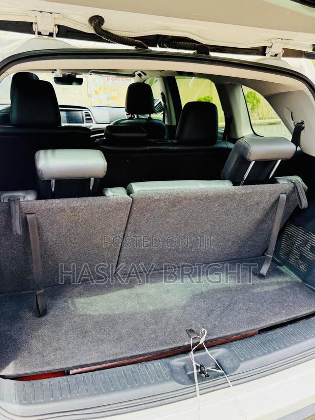 Toyota Highlander XLE 2019 White