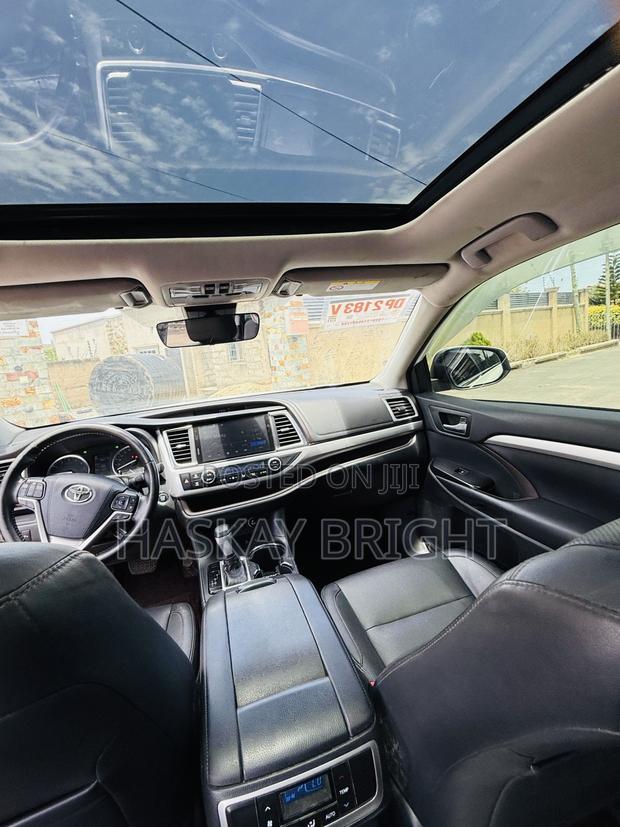 Toyota Highlander XLE 2019 White