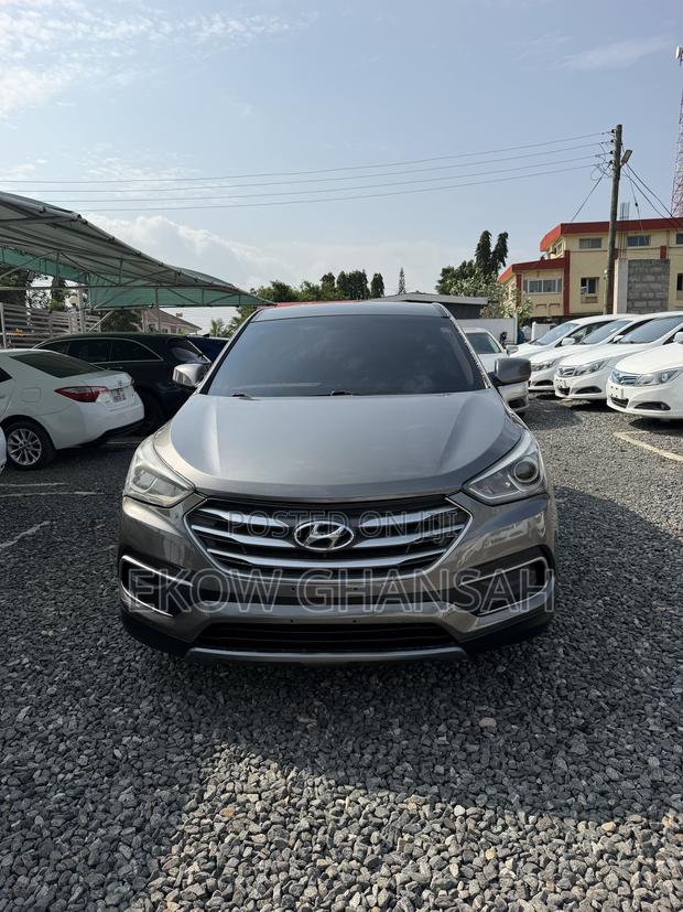 Hyundai Santa Fe 2018 Gray