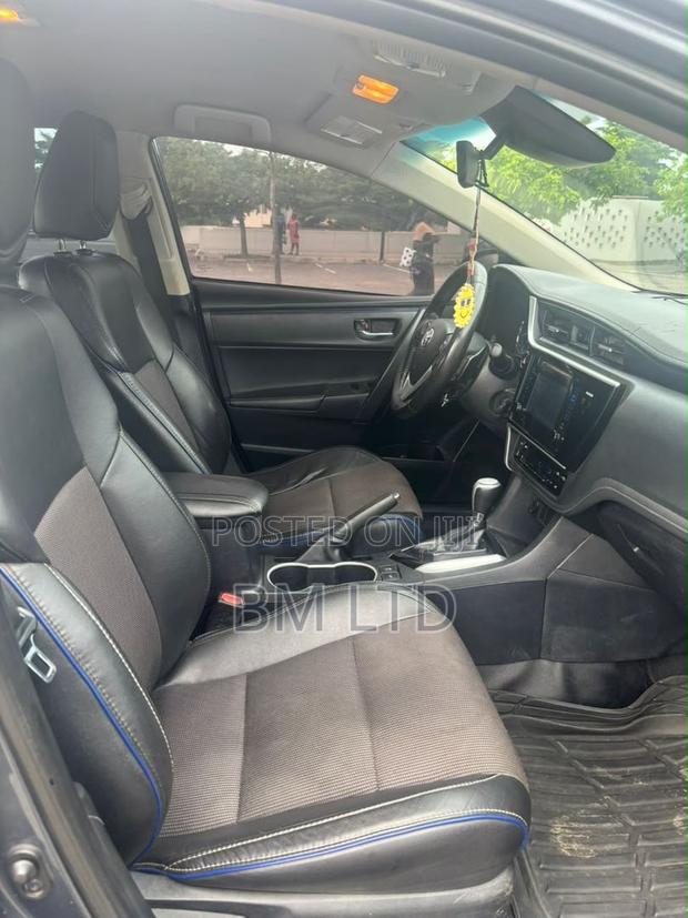 Toyota Corolla 2017 Silver