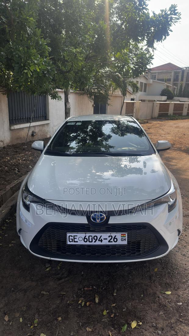 Toyota Corolla 2025 White
