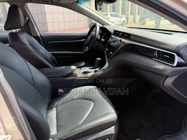 Toyota Camry 2018 White