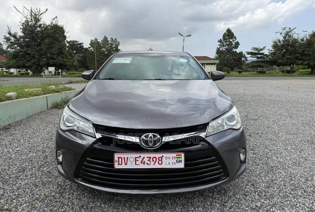 Toyota Camry LE 4dr Sedan (2.5L 4cyl 6A) 2016