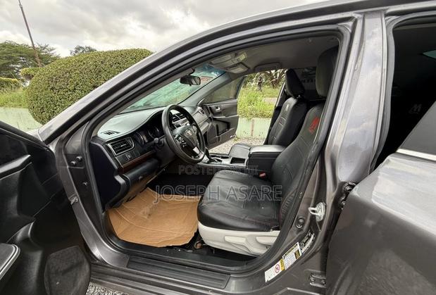 Toyota Camry LE 4dr Sedan (2.5L 4cyl 6A) 2016