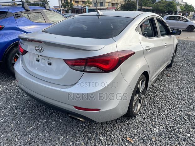 Hyundai Elantra Limited 4dr Sedan (1.8L 4cyl 6A) 2015 Silver
