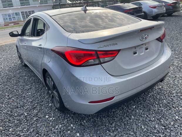 Hyundai Elantra Limited 4dr Sedan (1.8L 4cyl 6A) 2015 Silver