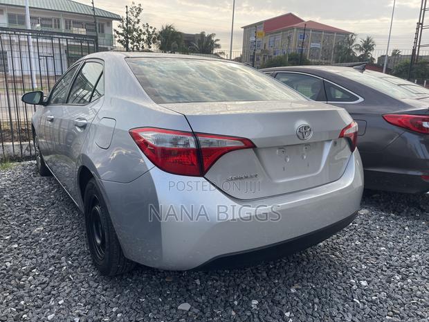 Toyota Corolla LE 4dr Sedan (1.8L 4cyl CVT) 2016 Silver