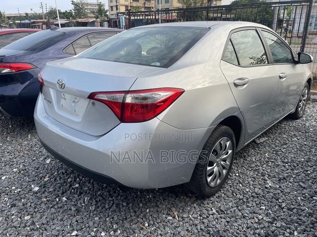 Toyota Corolla LE 4dr Sedan (1.8L 4cyl CVT) 2016 Silver