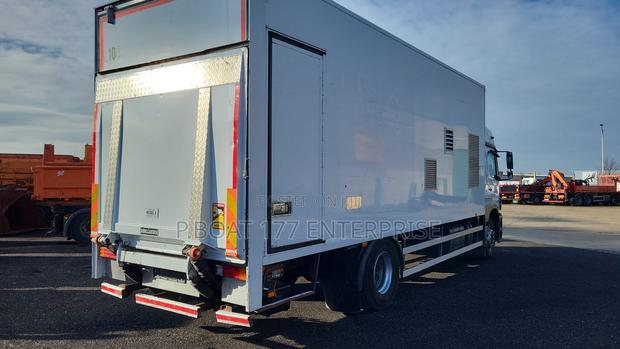 Mercedes-Benz Axor 2010 White