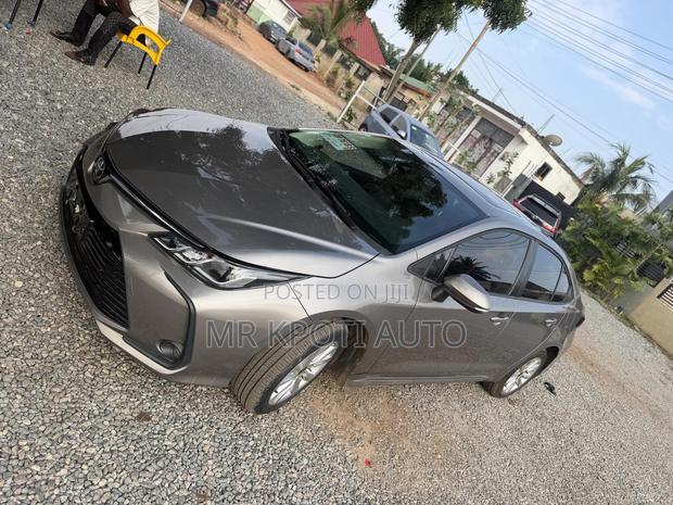 Toyota Corolla 2023 Gray