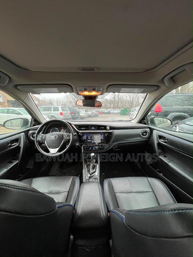 Toyota Corolla XSE (1.8L 4cyl 2A) 2018 Brown