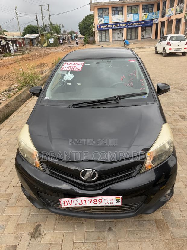 Toyota Vitz 1.3 AWD 3dr 2012 Black