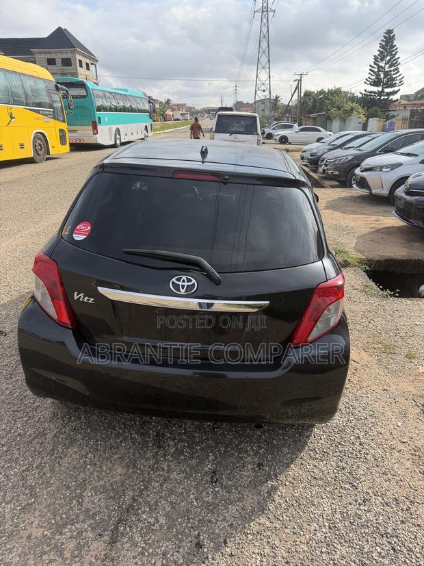 Toyota Vitz 1.3 AWD 3dr 2012 Black