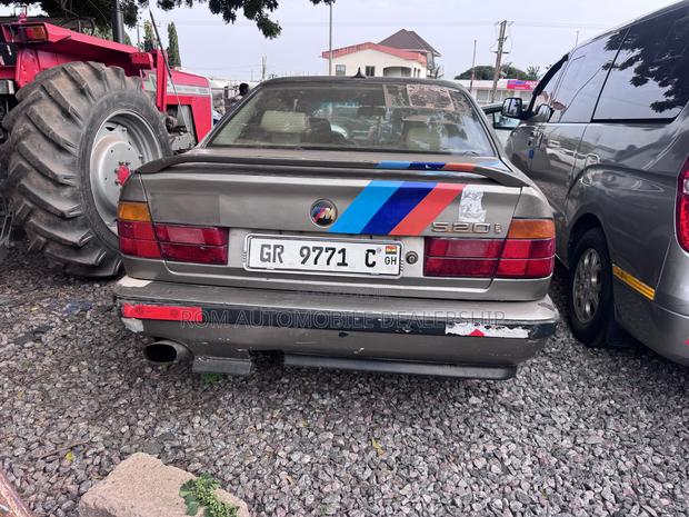 BMW 520i 2002 Brown