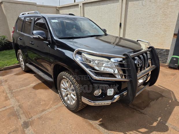 Toyota Land Cruiser Prado 2017 Black