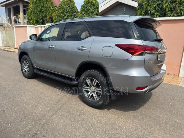 Toyota Fortuner 2020 Silver