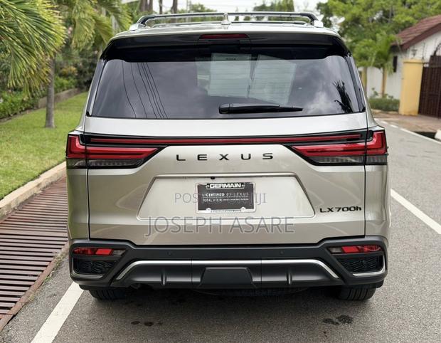 Lexus LX 700h 2024
