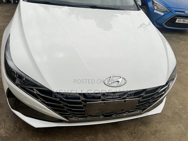 Hyundai Elantra Limited 2024 White