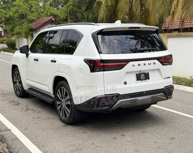 Lexus LX 700h 2024 White