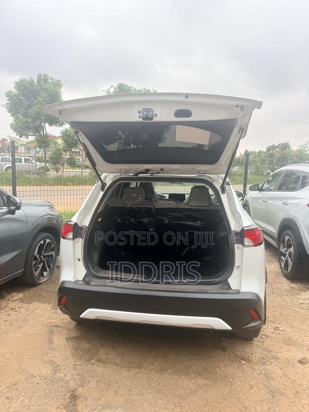Toyota Corolla Cross 2.0 Petrol AWD 2022 White