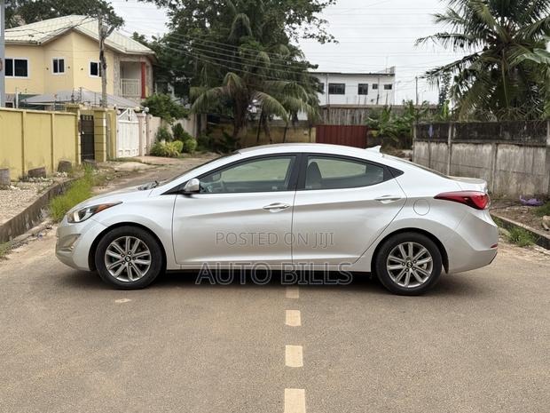 Hyundai Elantra SE 4dr Sedan (1.8L 4cyl 6M) 2015 Silver