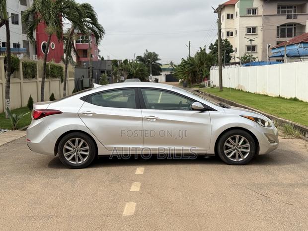 Hyundai Elantra SE 4dr Sedan (1.8L 4cyl 6M) 2015 Silver