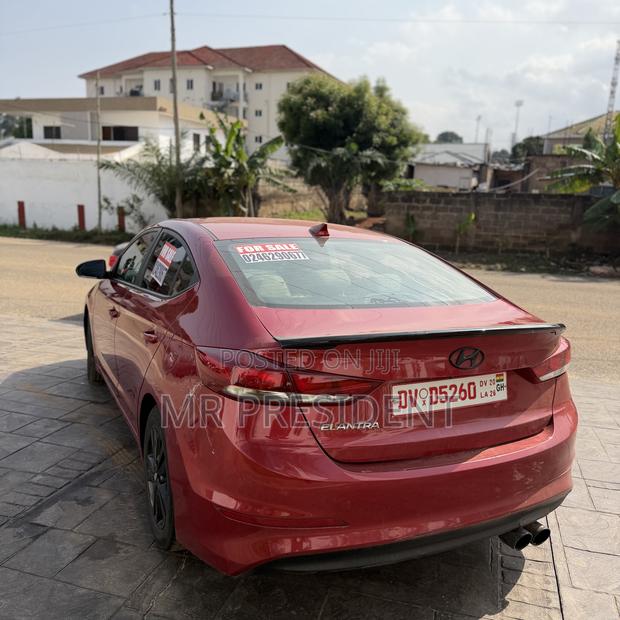 Hyundai Elantra SE Sedan FWD (2.0L 4cyl 6M) 2017 Burgundy
