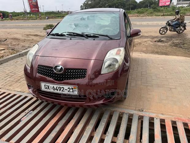 Toyota Vitz 2010 Burgundy