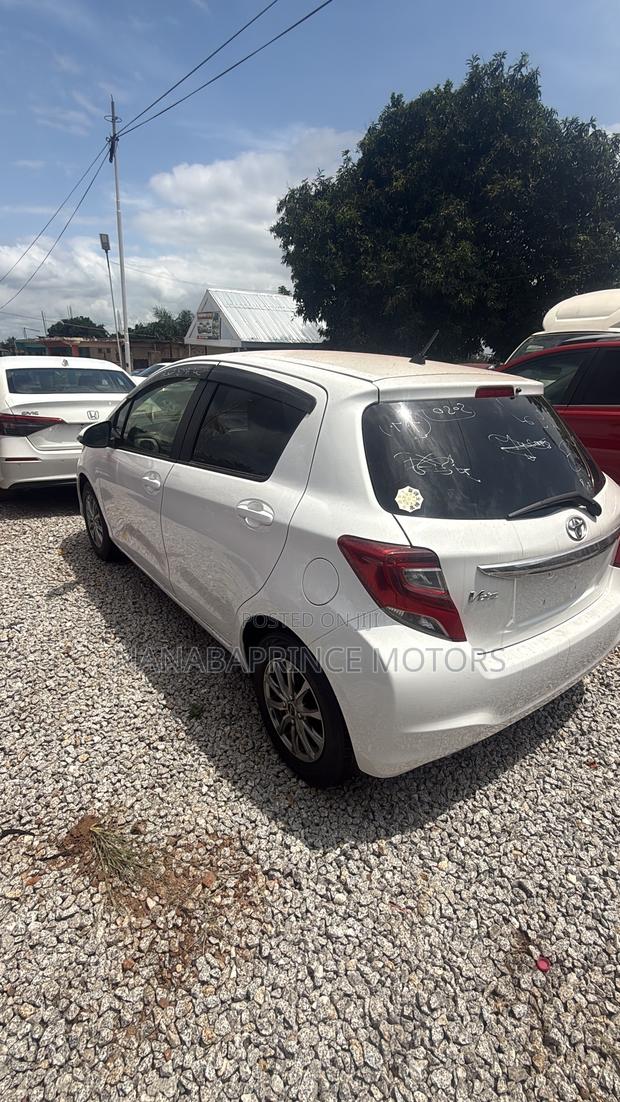 Toyota Vitz 2015 White