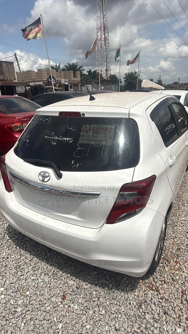 Toyota Vitz 2015 White