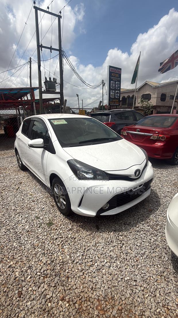 Toyota Vitz 2015 White