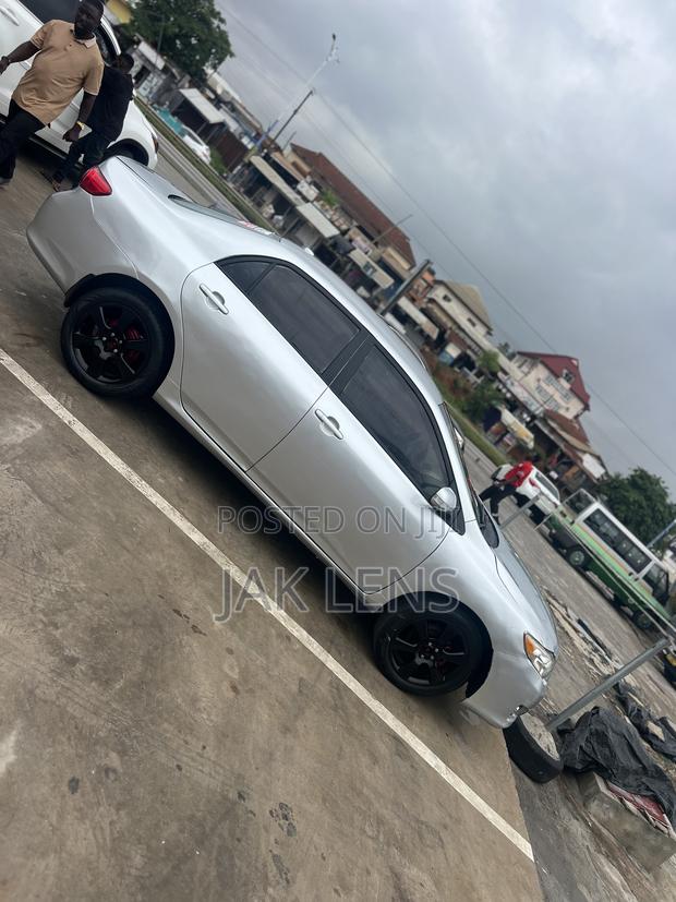 Toyota Corolla LE 4dr Sedan (1.8L 4cyl 4A) 2011 Gray