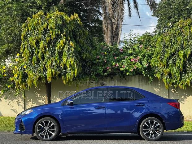 Toyota Corolla 2017 Blue