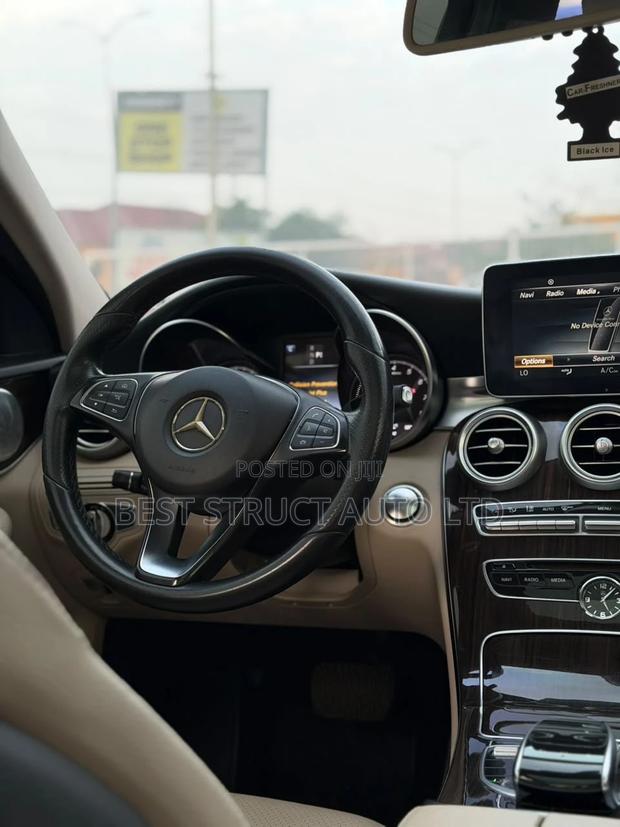 Mercedes-Benz C300 Luxury 4matic Sedan AWD (2.0L 4cyl 7A) 2017 White
