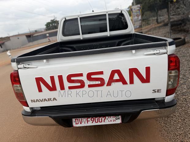 Nissan Navara 2017 White