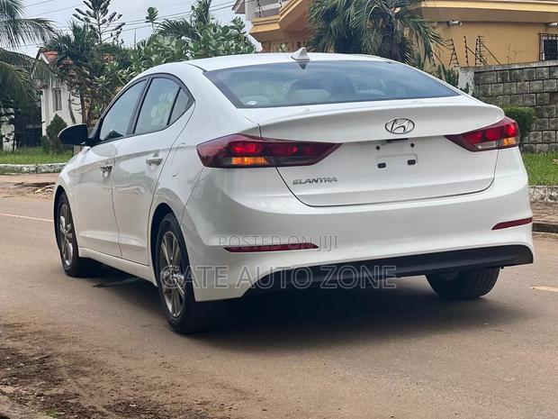 Hyundai Elantra 2018 White