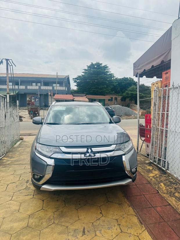 Mitsubishi Outlander SEL FWD 2018 Gray