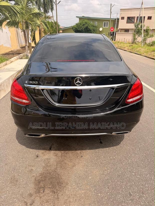 Mercedes-Benz C300 2017 Black