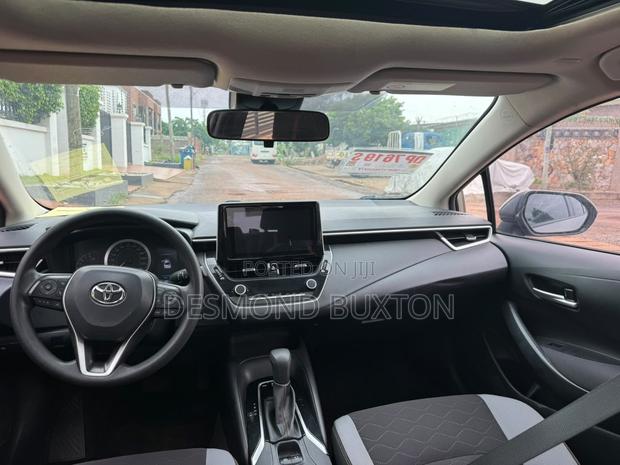 Toyota Corolla SE 2023 Gold