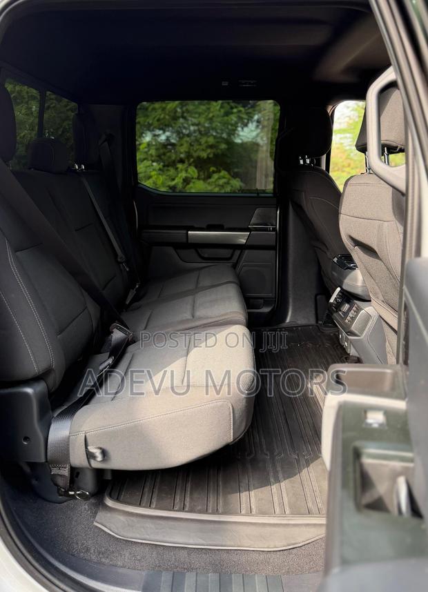Ford F-150 XLT 2023 Silver