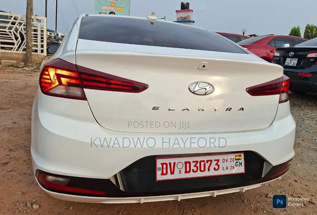 Hyundai Elantra 2019 White