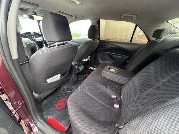 Toyota Yaris 2012 Burgundy