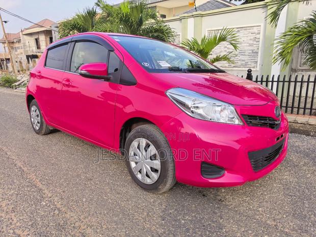 Toyota Vitz 2011 Pink