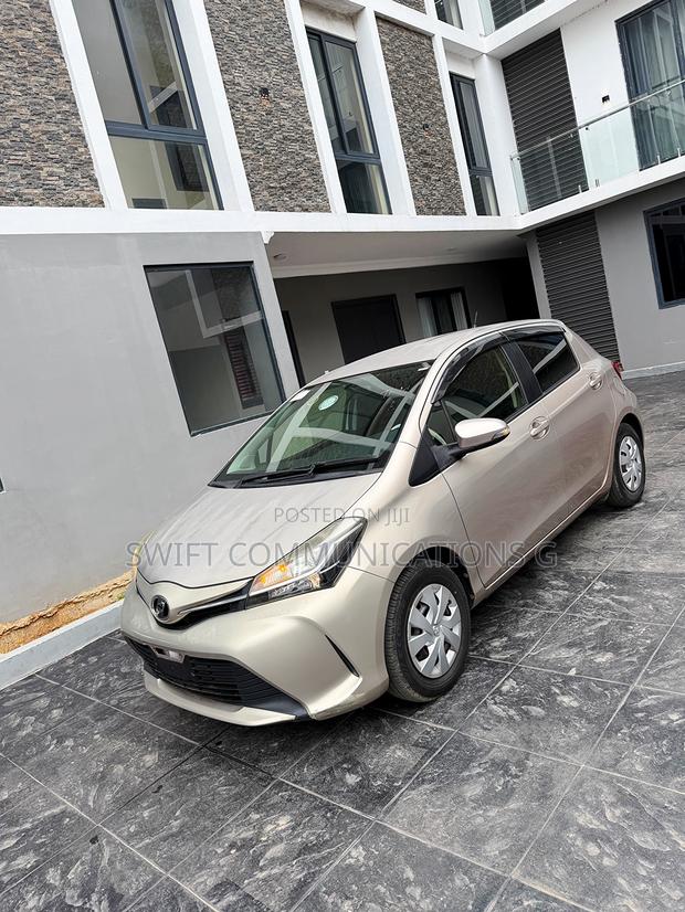 Toyota Vitz 1.3 FWD 5dr 2015 Gold