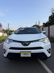 Toyota RAV4 LE 4dr SUV AWD (2.5L 4cyl 6A) 2018 White for sale